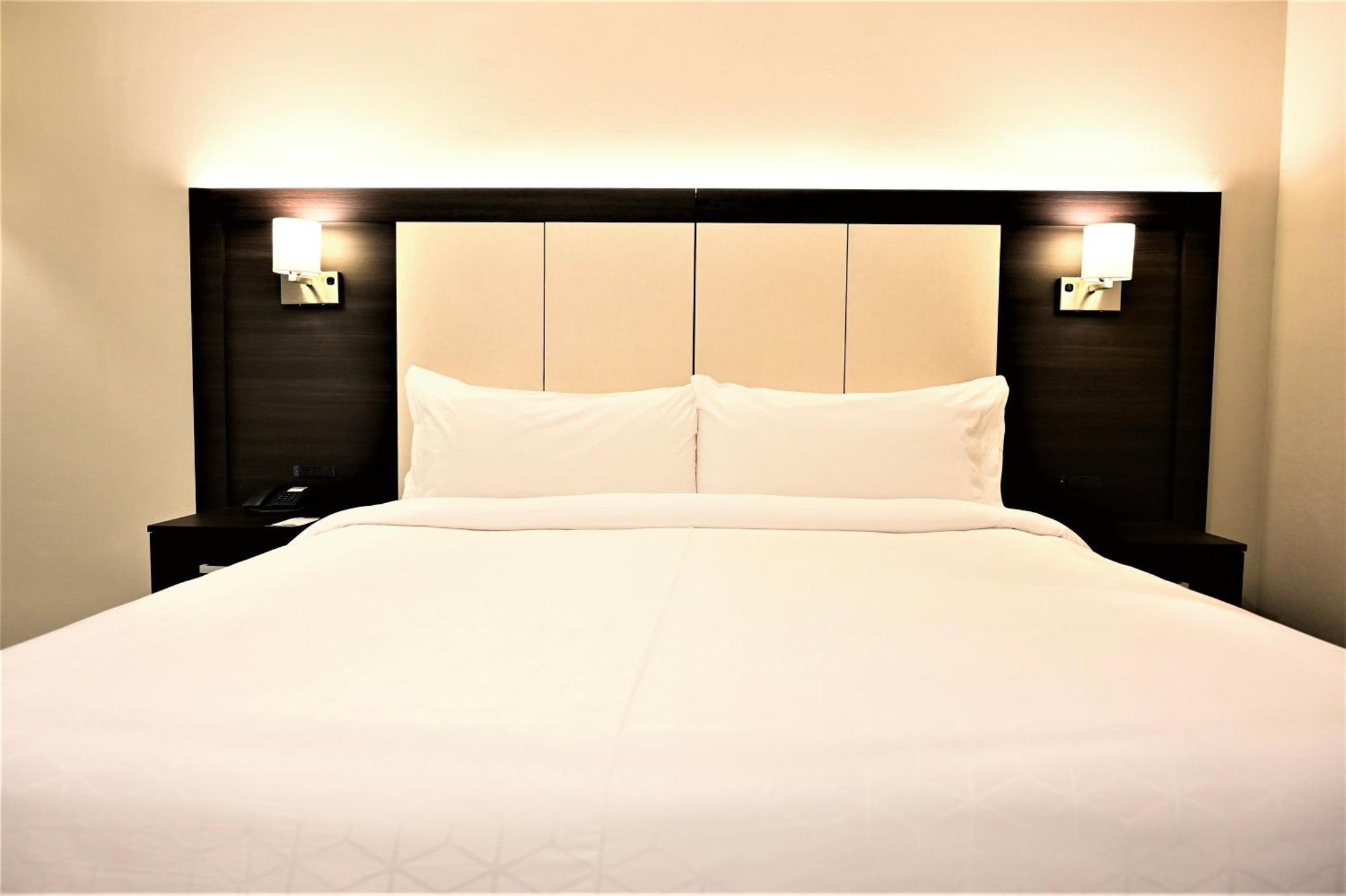Holiday Inn Express Rosario By Ihg Bagian luar foto