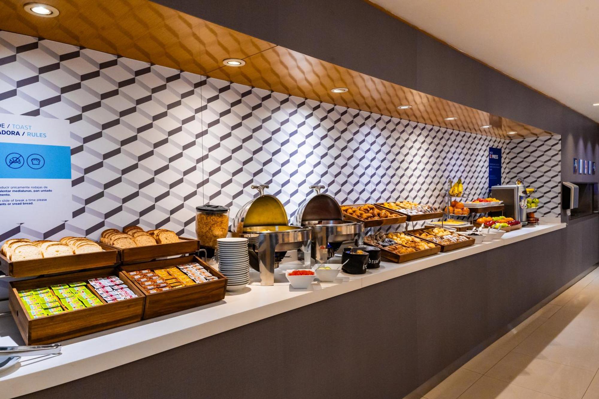 Holiday Inn Express Rosario By Ihg Bagian luar foto